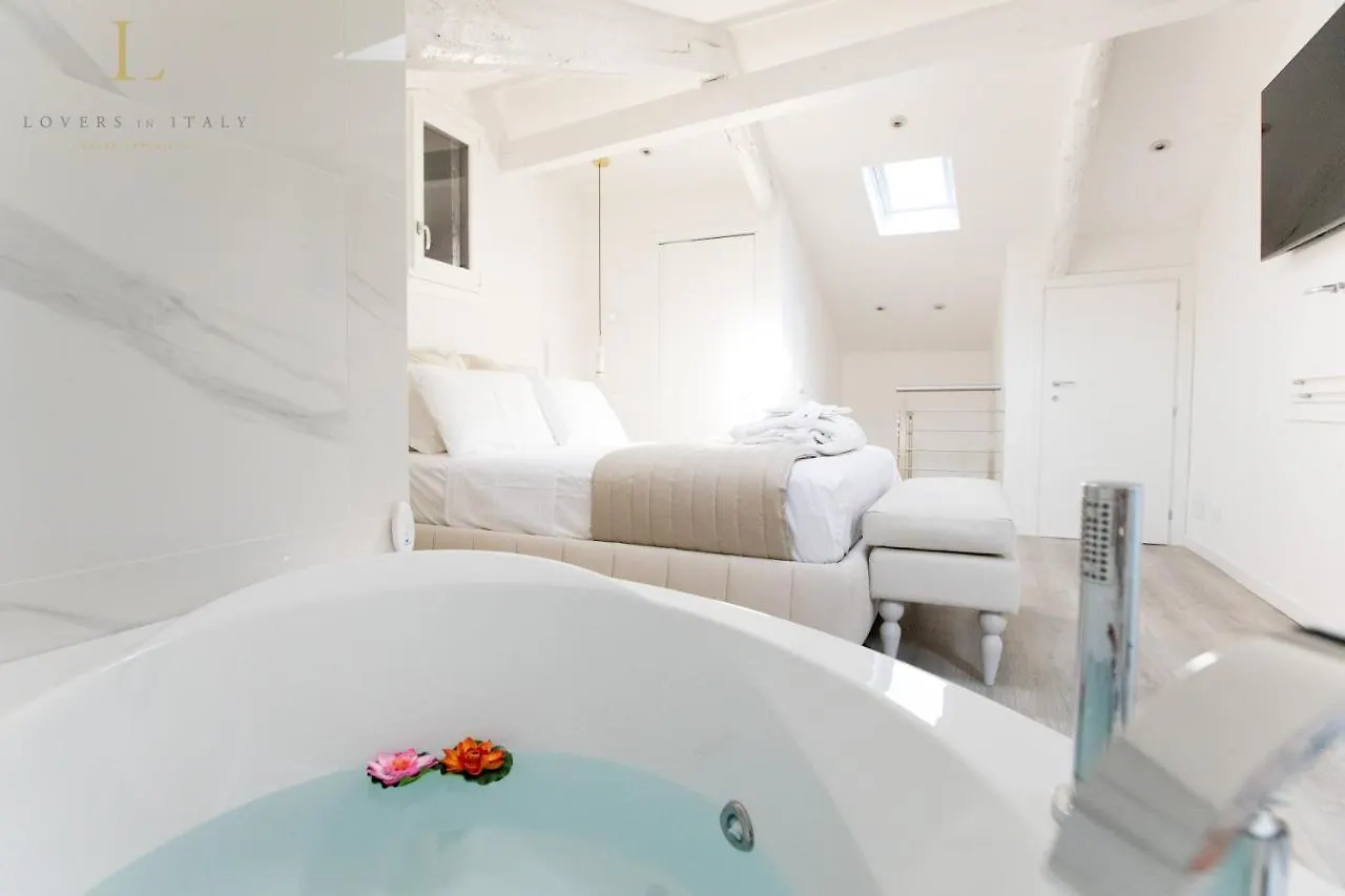 Loversinitaly Romantic Apartments - Altana And Jacuzzi Venise