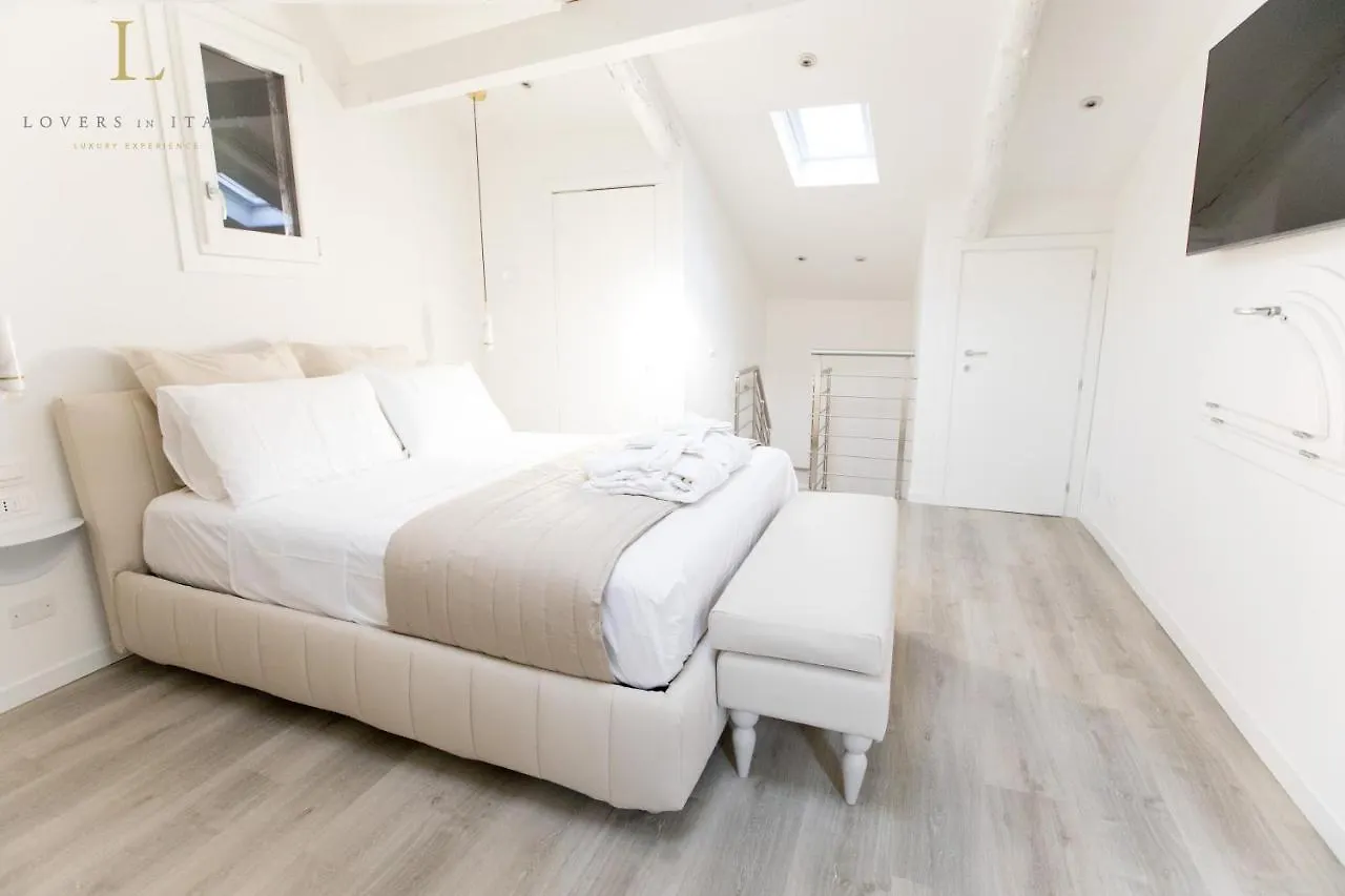 Loversinitaly Romantic Apartments - Altana And Jacuzzi Venise Italie